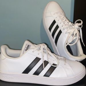 Adidas Sneakers